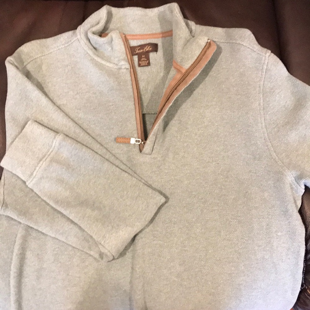 Men’s quarter zip sweater